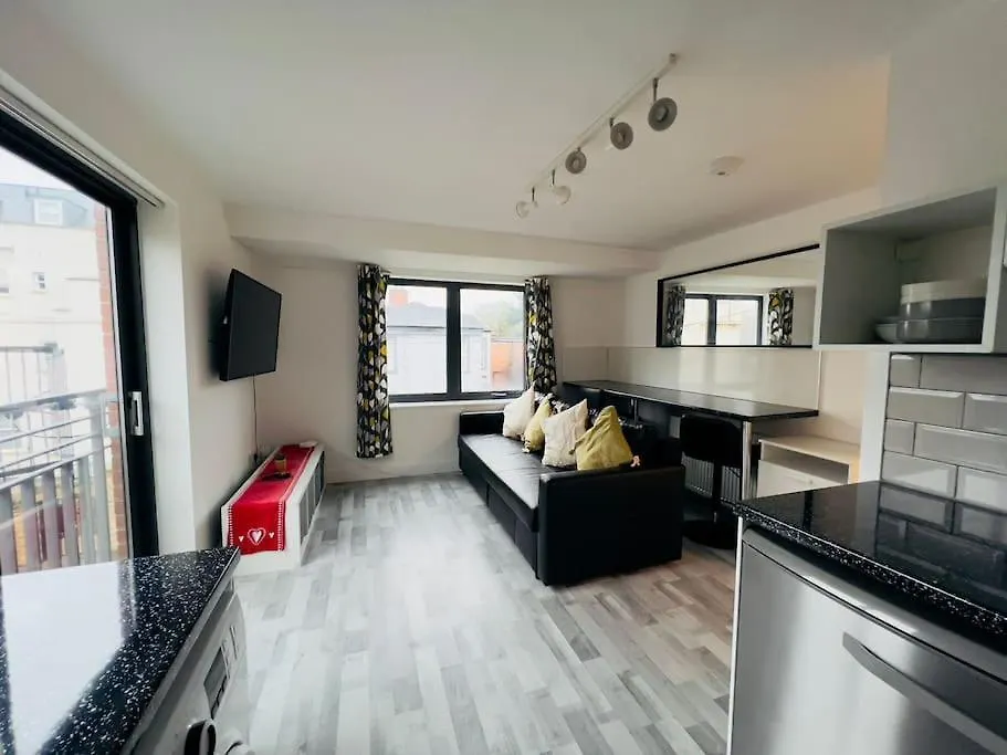 Lovely 2 Bedroom Flat With Free Parking Flat 5 نوتينغهام